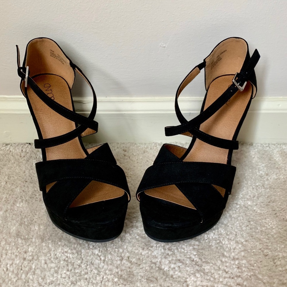 Abound Black Wedges